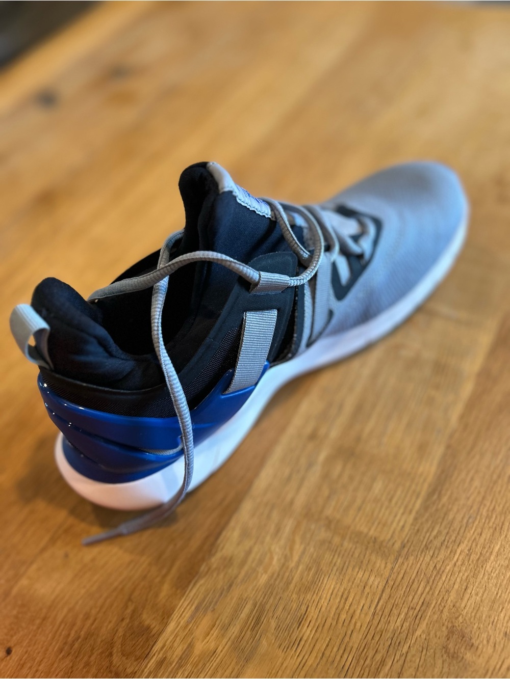 Brand new Nike shoes - Picture 3 of 5